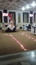 Сервированный стол в ресторане