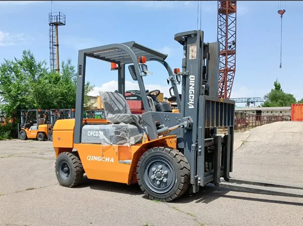 Кара. Вилочный погрузчик